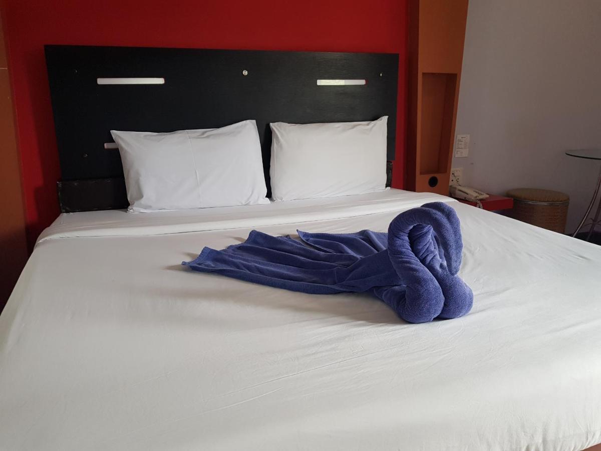 Jirapa Modern Resort Csonburi Kültér fotó