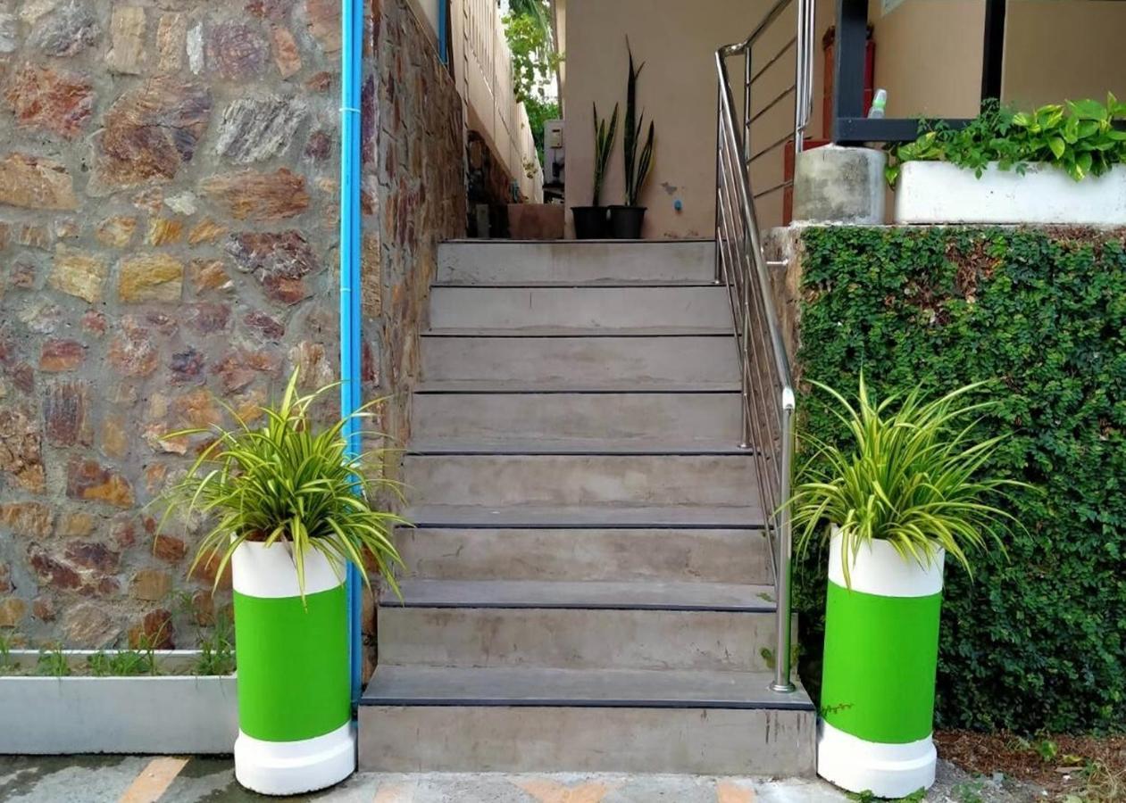 Jirapa Modern Resort Csonburi Kültér fotó