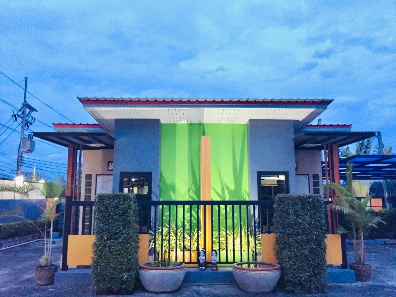 Jirapa Modern Resort Csonburi Kültér fotó